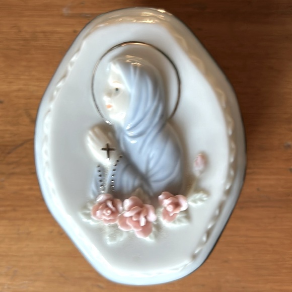 Rosary in a beautiful Blessed Mary Ceramic storage Box ~ NEW without box - Picture 2 of 8